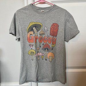 ★ cute Fruit Of The Loom gray groovy mushroom shirt